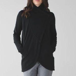 Lululemon that’s a wrap black jacket
